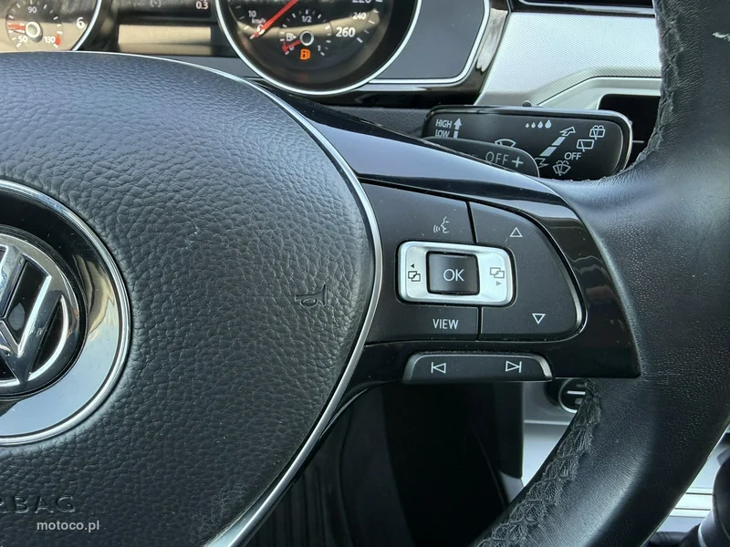 Volkswagen Passat Variant B8 23