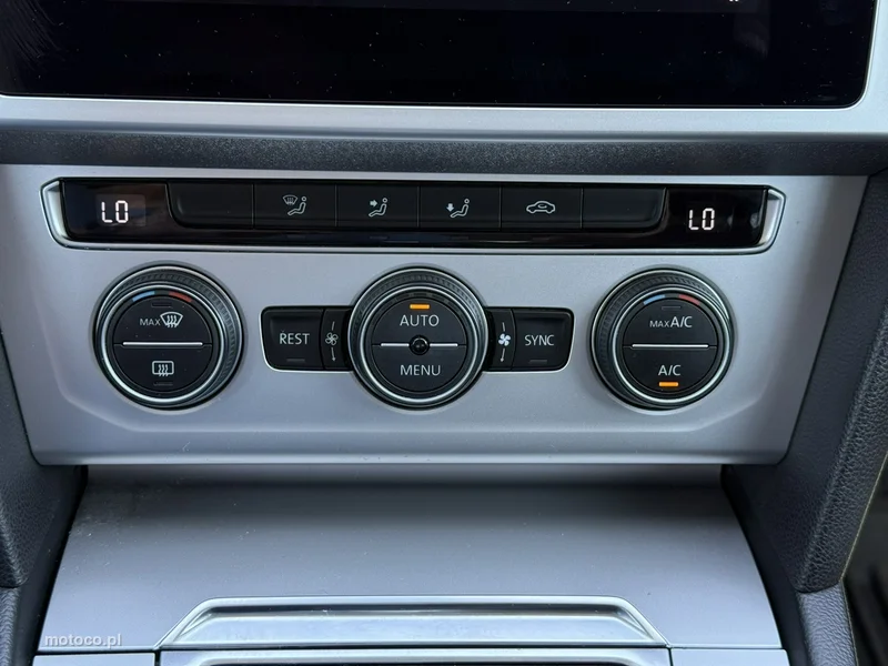 Volkswagen Passat Variant B8 24
