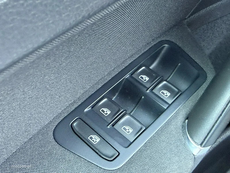 Volkswagen Golf VII 11
