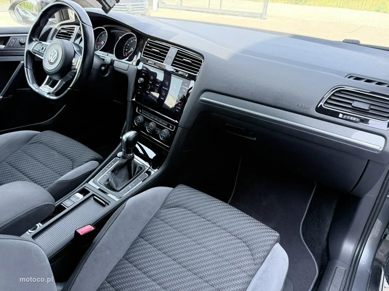 Volkswagen Golf VII 16