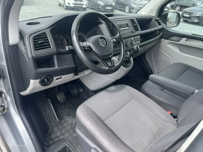 Volkswagen Caravelle 11