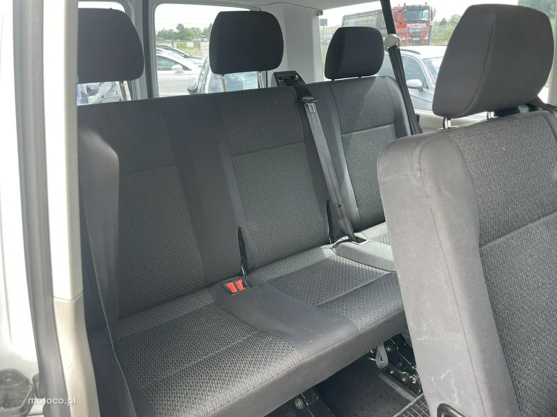 Volkswagen Caravelle 23
