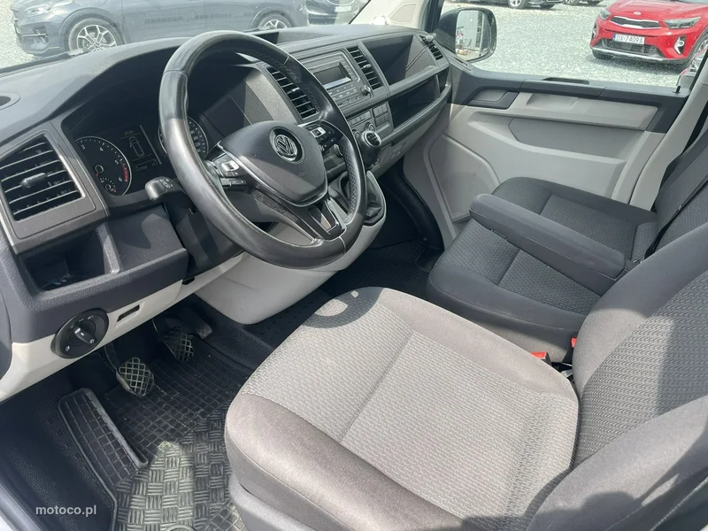Volkswagen Caravelle 10