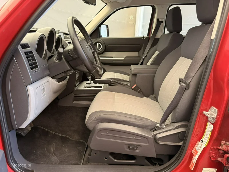 Dodge Nitro 11