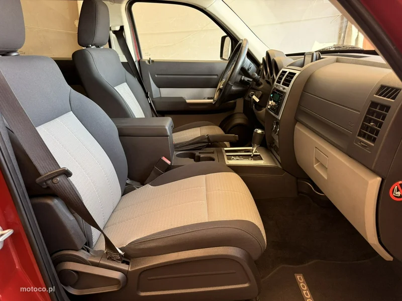Dodge Nitro 14