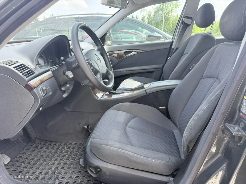Mercedes-Benz Klasa E W211 E 220 12