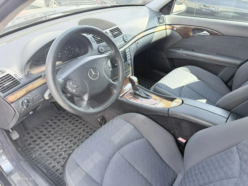 Mercedes-Benz Klasa E W211 E 220 13