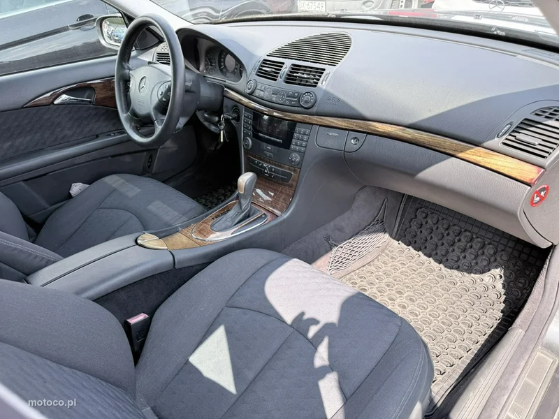 Mercedes-Benz Klasa E W211 E 220 16