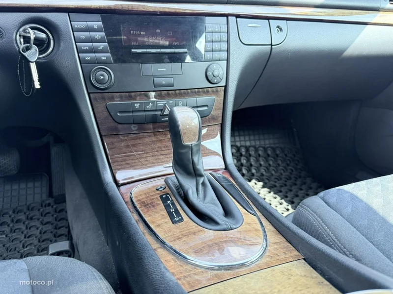 Mercedes-Benz Klasa E W211 E 220 22