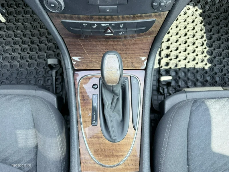 Mercedes-Benz Klasa E W211 E 220 23