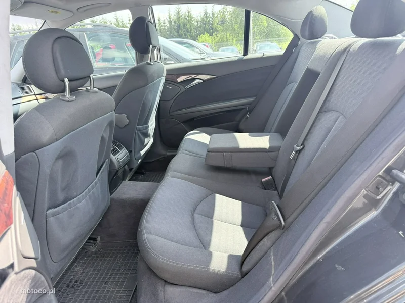 Mercedes-Benz Klasa E W211 E 220 5