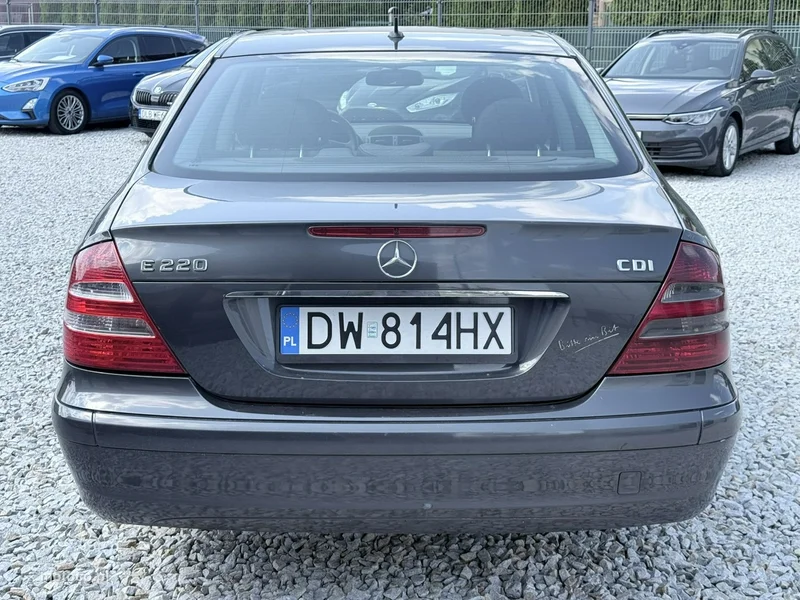 Mercedes-Benz Klasa E W211 E 220 8