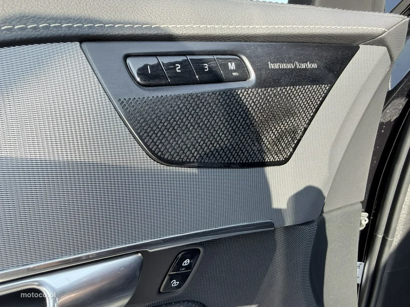 Volvo XC 90 19