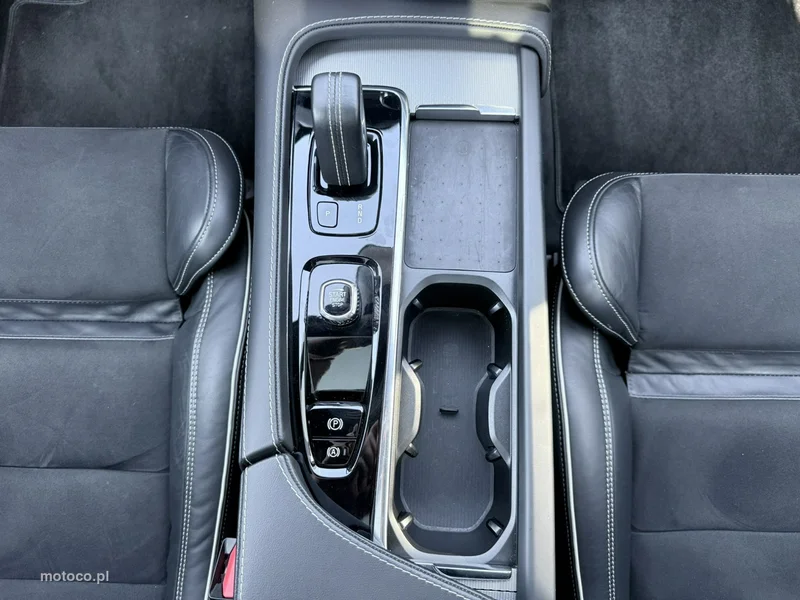 Volvo XC 90 25