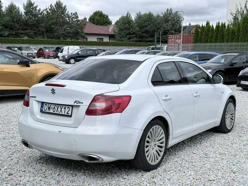 Suzuki Kizashi 9
