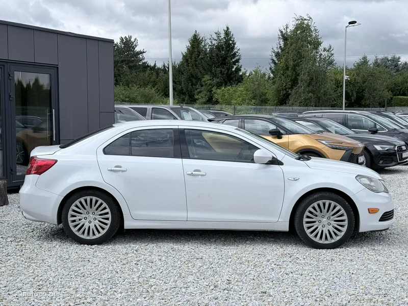 Suzuki Kizashi 10