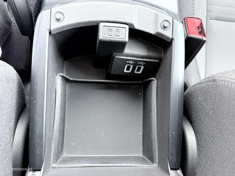 Ford Grand C-Max 26