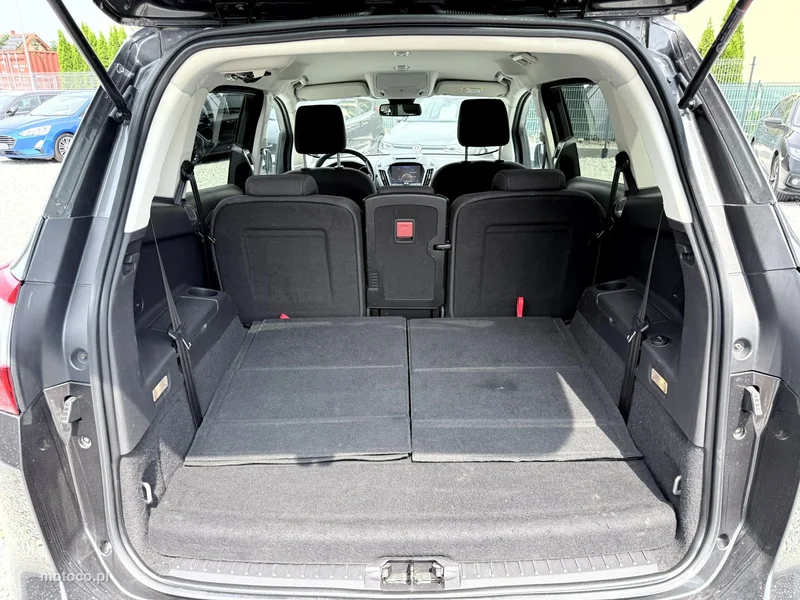 Ford Grand C-Max 27