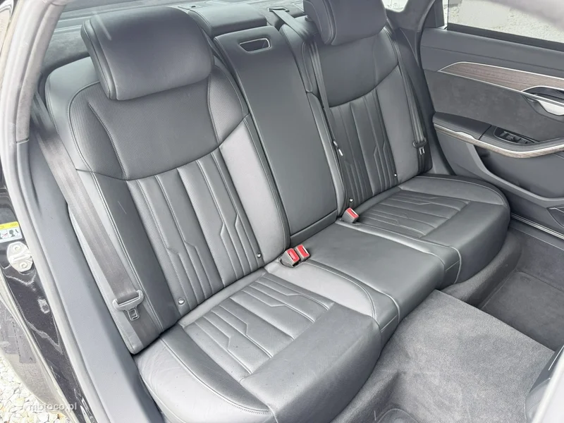 Audi A8 D5 16