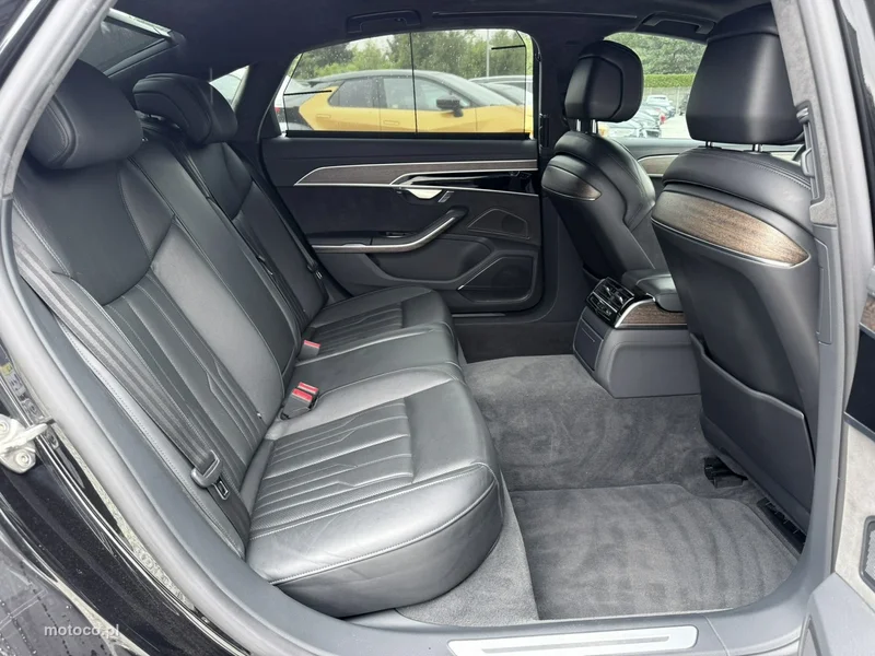 Audi A8 D5 17