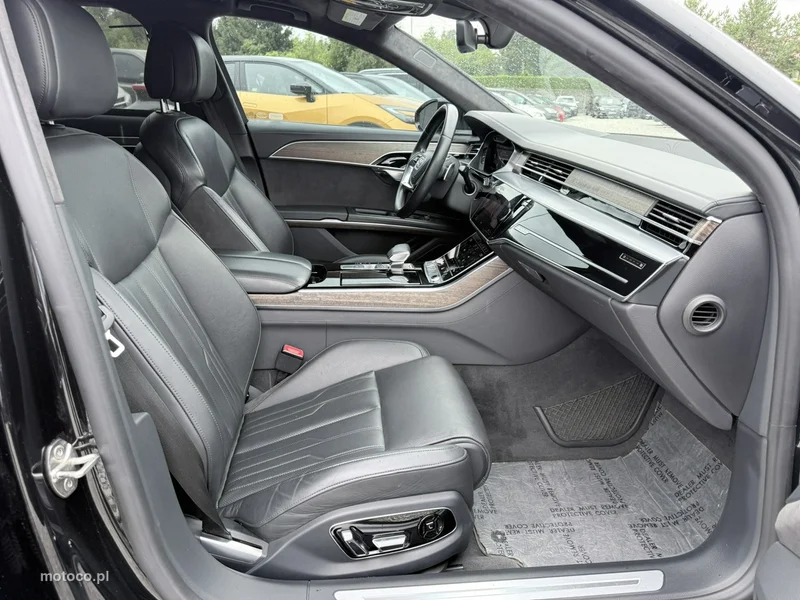 Audi A8 D5 20