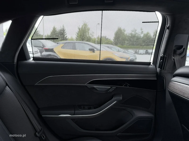 Audi A8 D5 22