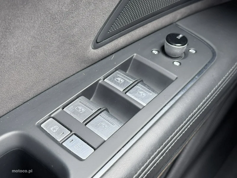 Audi A8 D5 23
