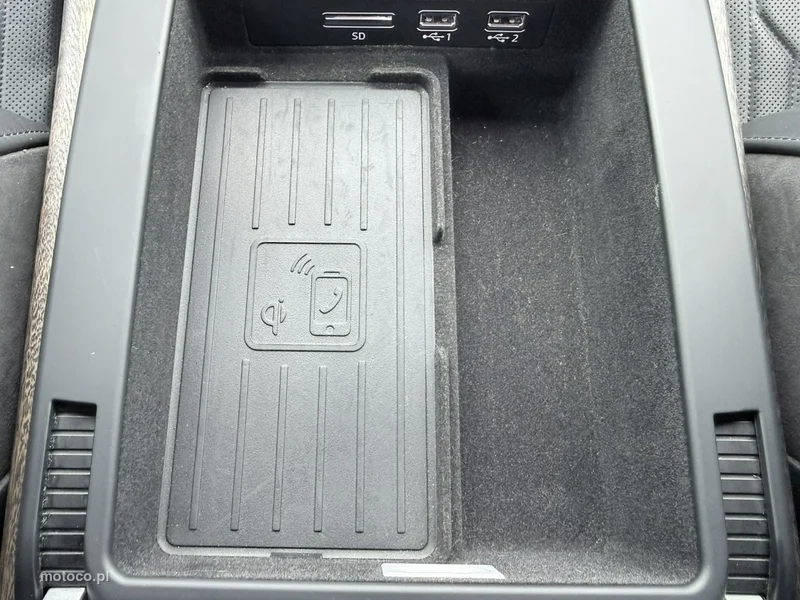 Audi A8 D5 37
