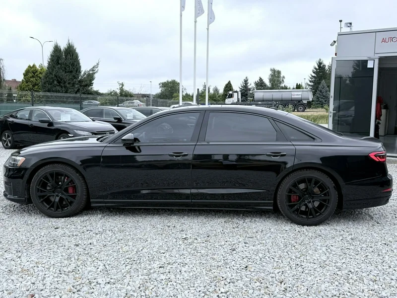 Audi A8 D5 6