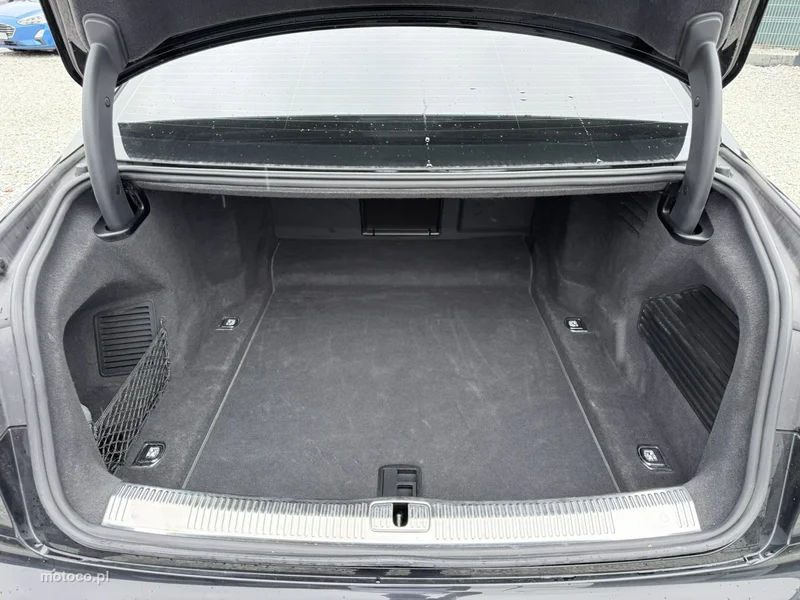 Audi A8 D5 51