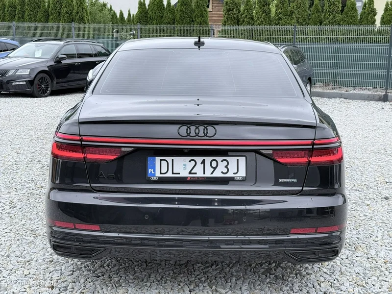 Audi A8 D5 8
