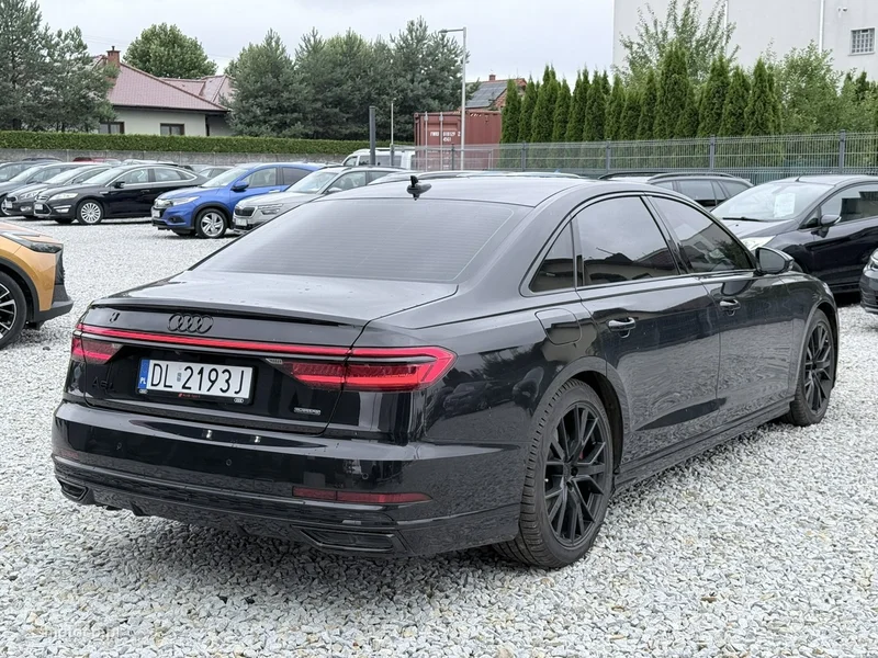 Audi A8 D5 9