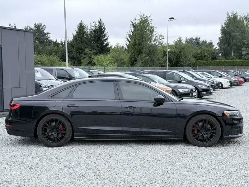 Audi A8 D5 10