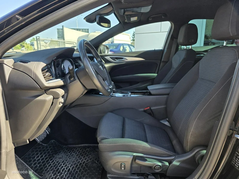 Opel Insignia B 12