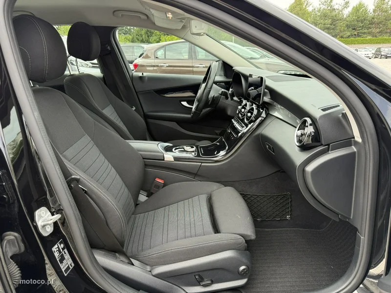 Mercedes-Benz Klasa C W205 C 180 15