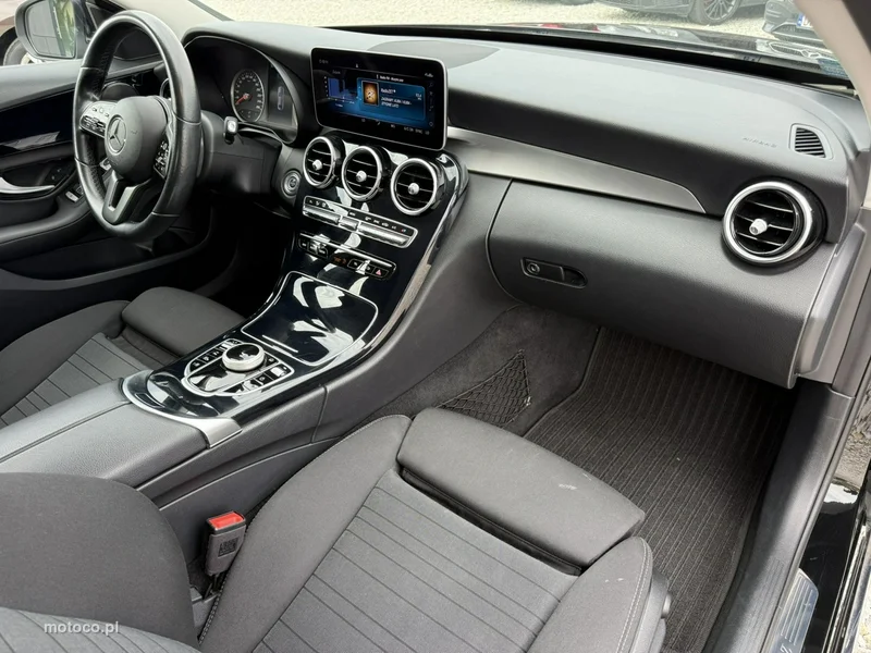 Mercedes-Benz Klasa C W205 C 180 16