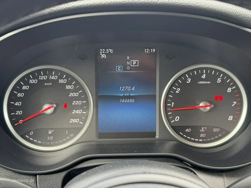 Mercedes-Benz Klasa C W205 C 180 21