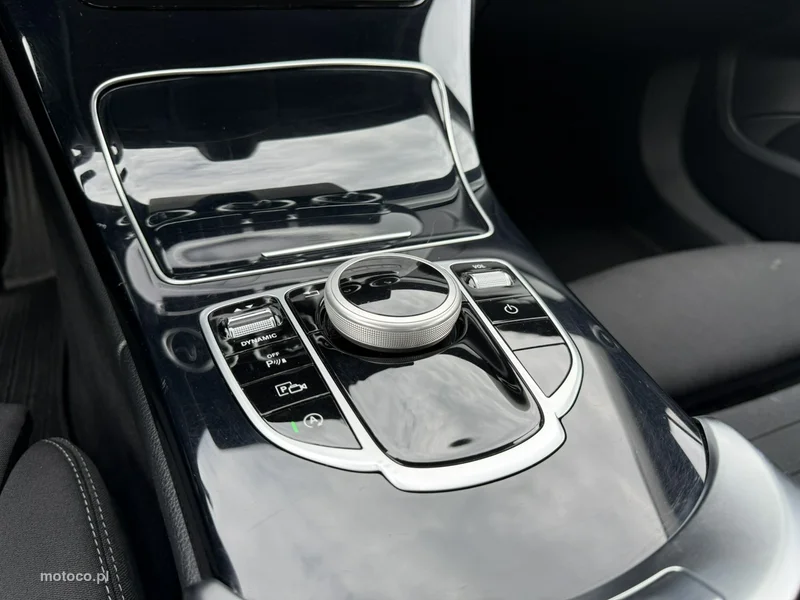 Mercedes-Benz Klasa C W205 C 180 24