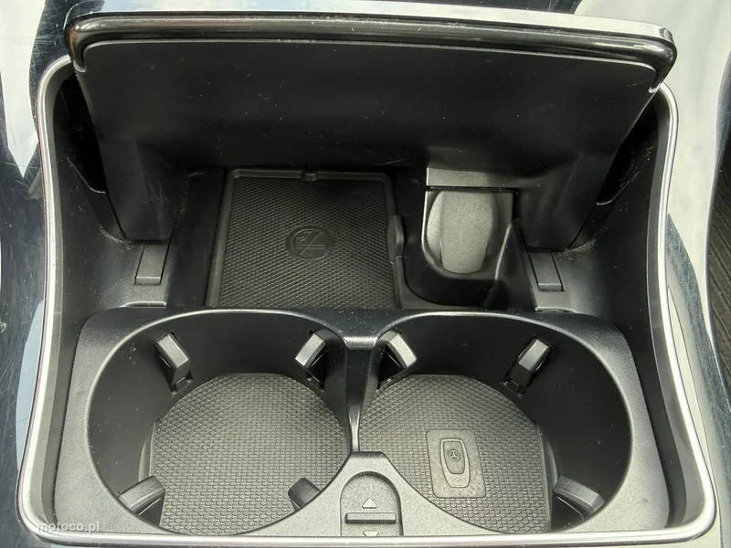 Mercedes-Benz Klasa C W205 C 180 31