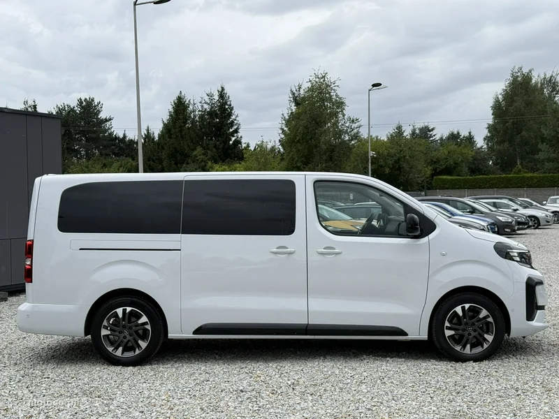 Opel Zafira Life 10