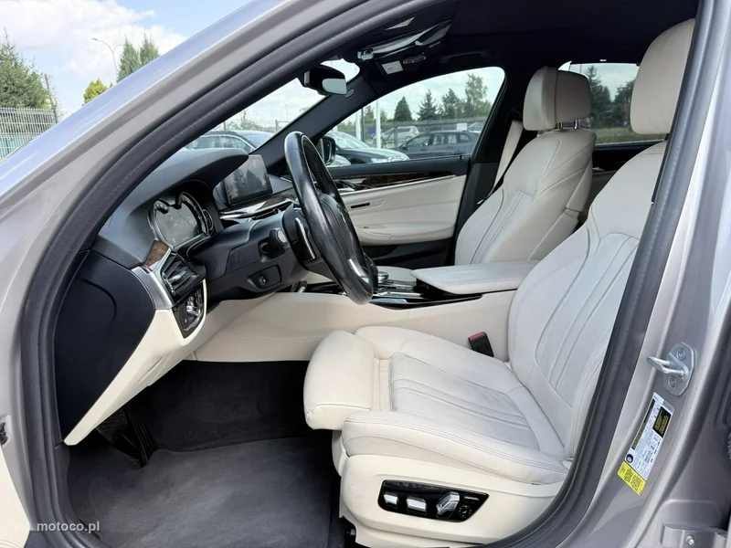 BMW Seria 5 G30 530 11