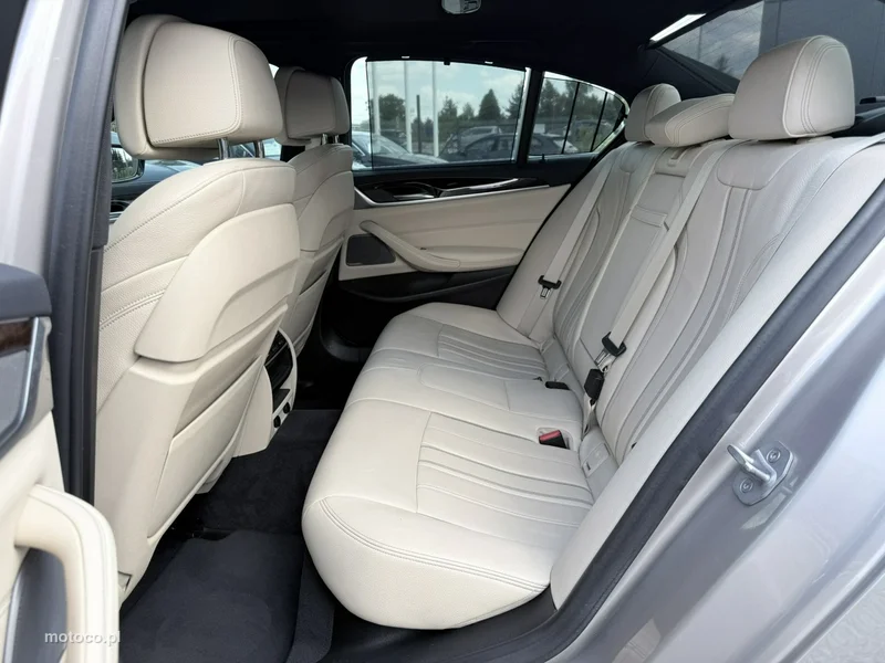 BMW Seria 5 G30 530 12