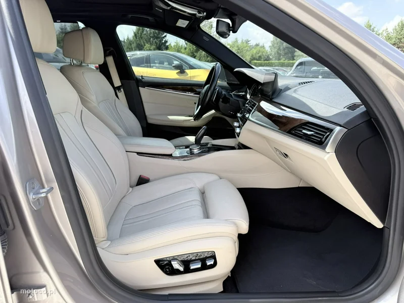 BMW Seria 5 G30 530 16