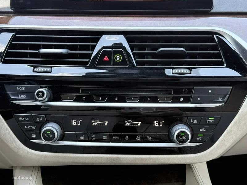 BMW Seria 5 G30 530 26