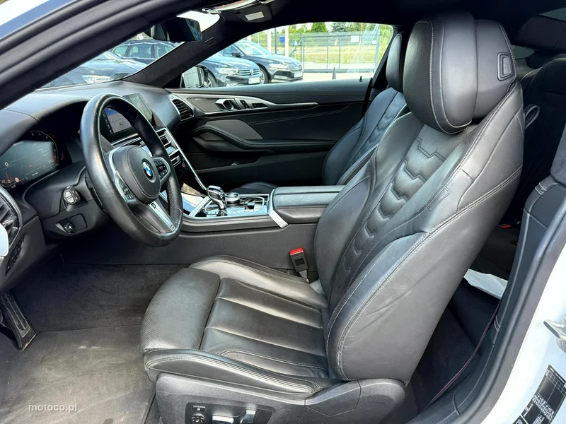 BMW Seria 8 G14 850 12