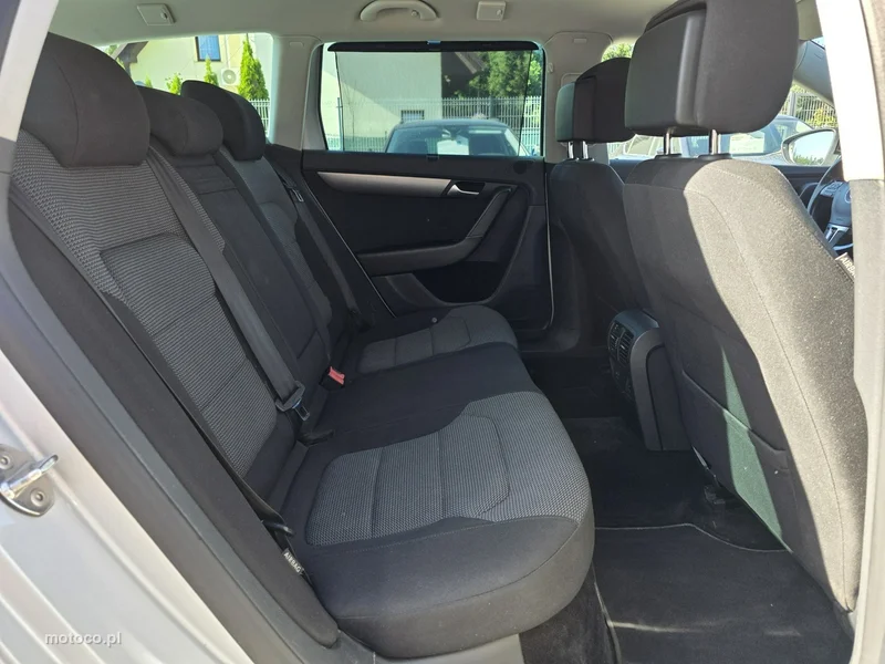 Volkswagen Passat Variant B7 13