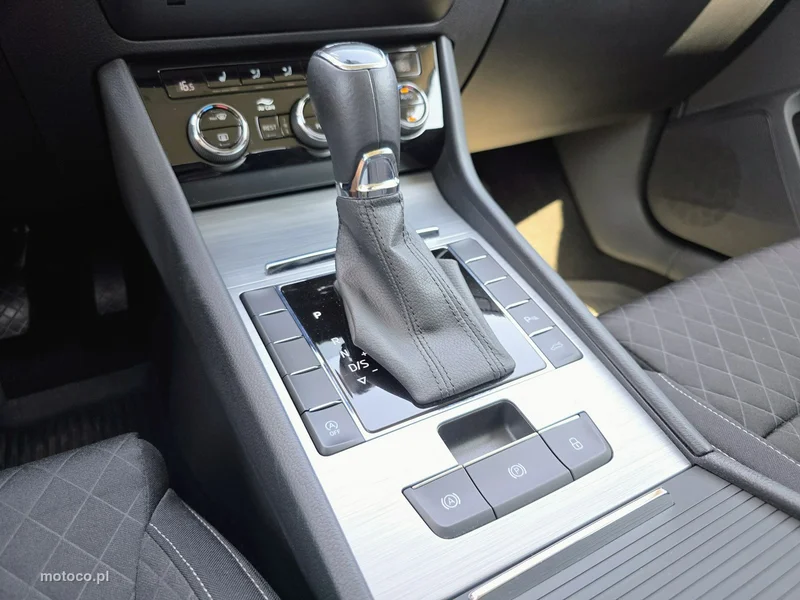 Skoda Superb III 23