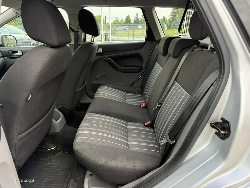 Ford Focus II 12
