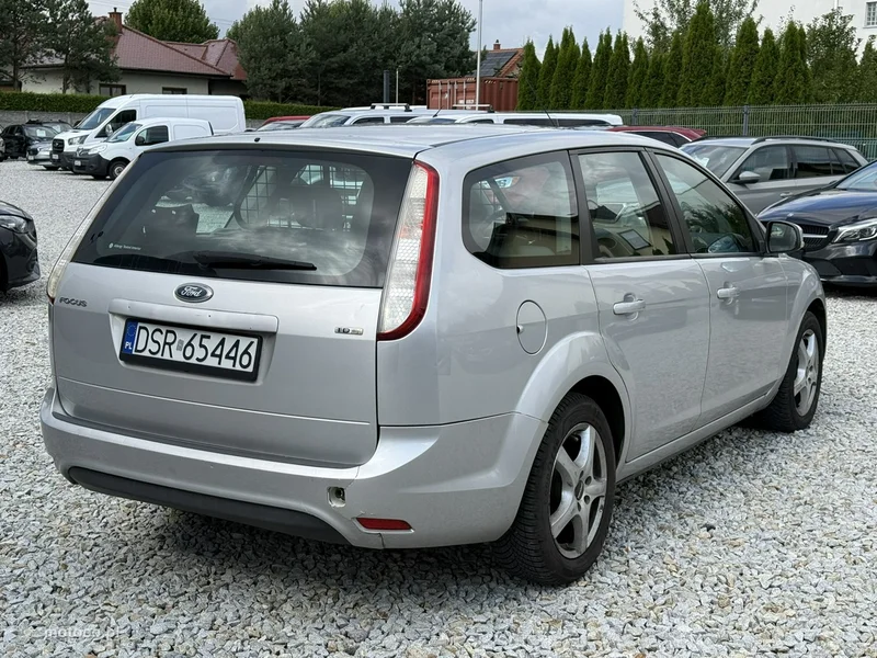 Ford Focus II 9