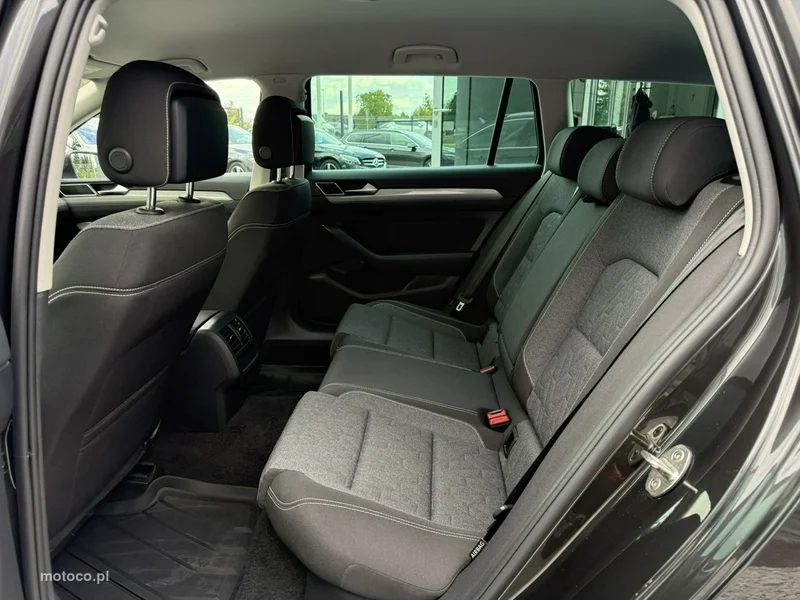 Volkswagen Passat Variant B8 13